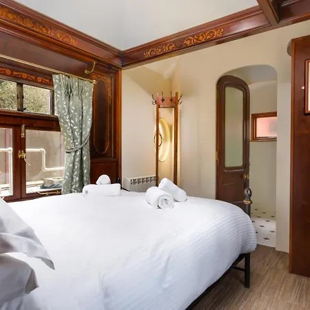 Esk Pullman Carriage Holiday home *