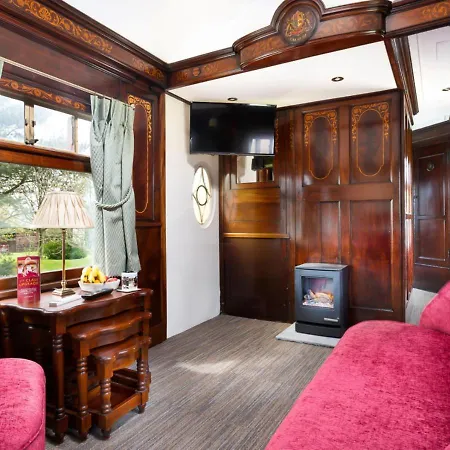 Esk Pullman Carriage * Ravenglass